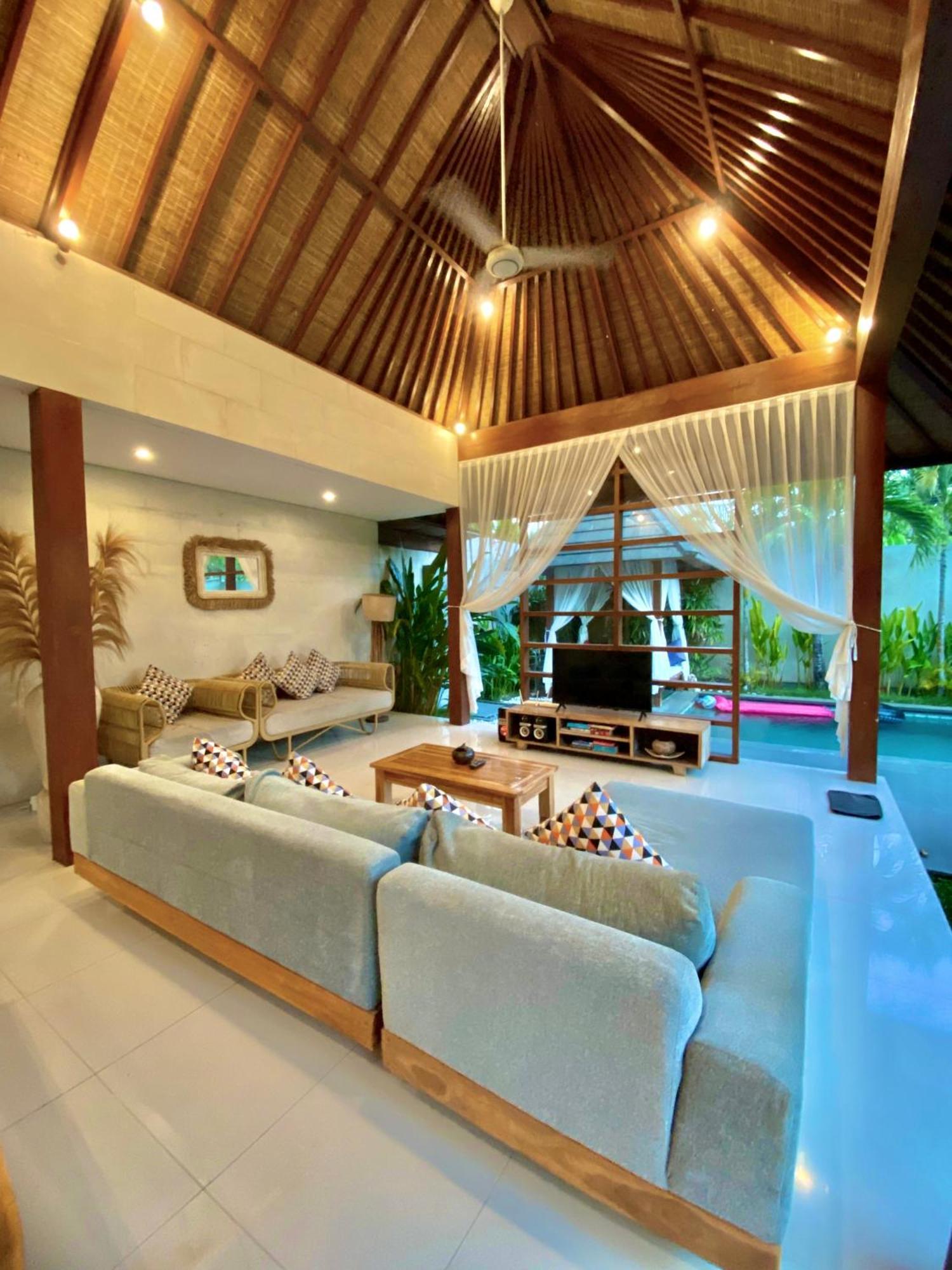 Nil Villa Seminyak Экстерьер фото