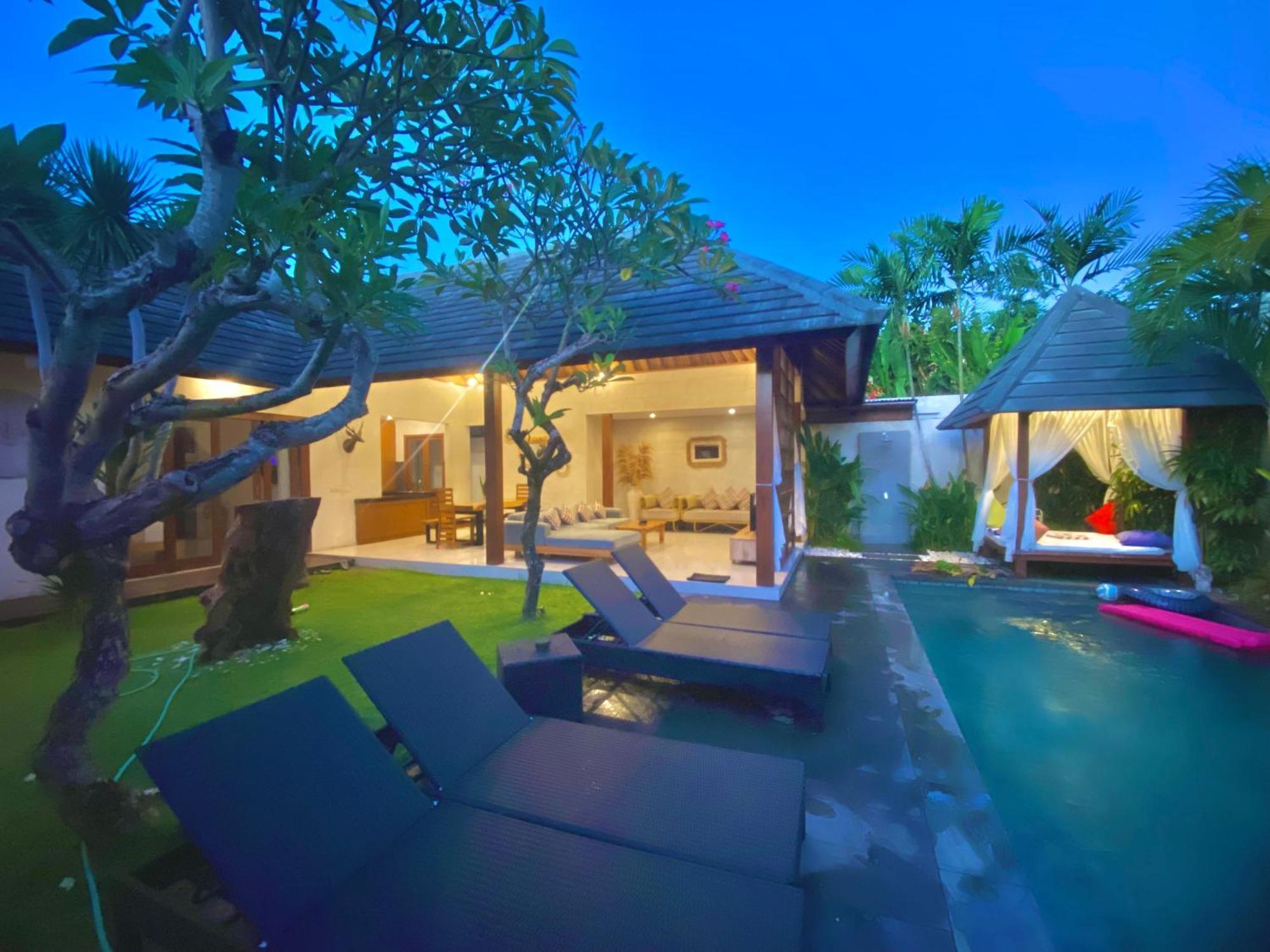 Nil Villa Seminyak Экстерьер фото
